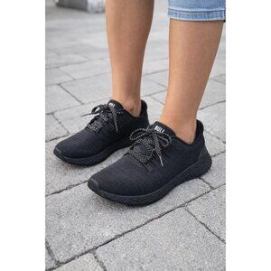 NOBULL Black Ripstop Runner Sneakers Unisex size W-8 M 6.5